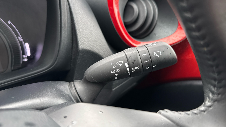 Toyota Aygo X 1.0 VVT-i Edge 5dr Petrol Hatchback